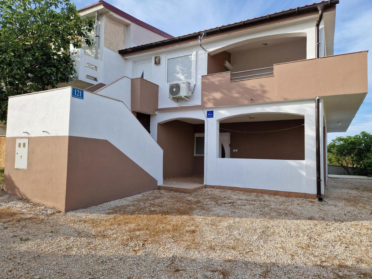 Apartments Ema Vir Exterior foto